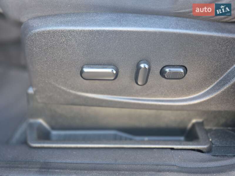 Внедорожник / Кроссовер Ford Escape 2018 в Дубно