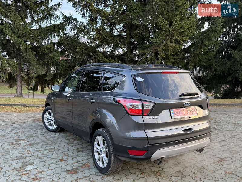 Внедорожник / Кроссовер Ford Escape 2017 в Дубно