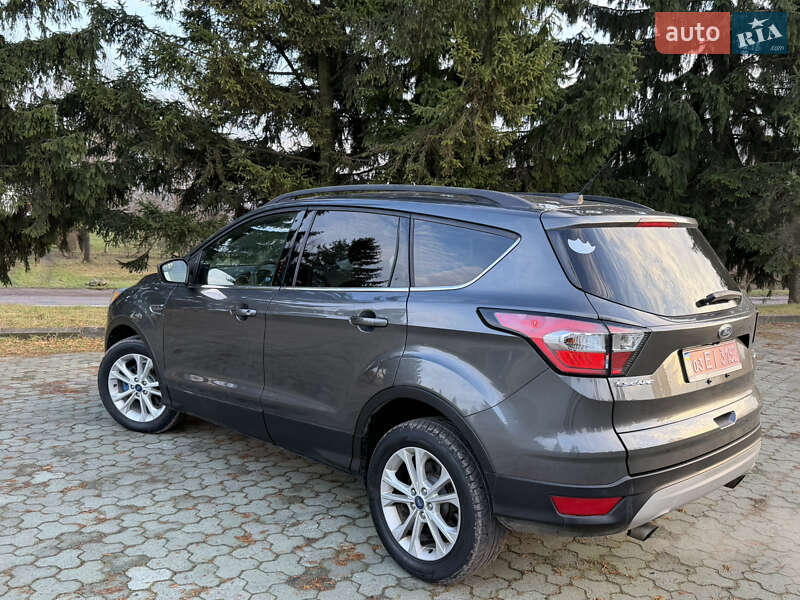 Внедорожник / Кроссовер Ford Escape 2017 в Дубно