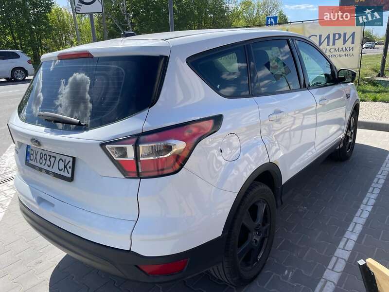 Внедорожник / Кроссовер Ford Escape 2016 в Хмельницком