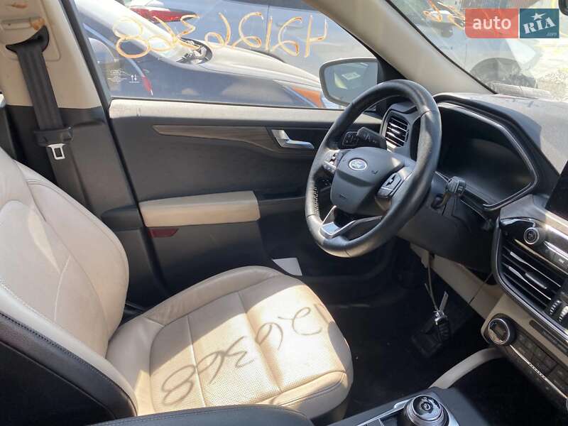 Внедорожник / Кроссовер Ford Escape 2019 в Львове