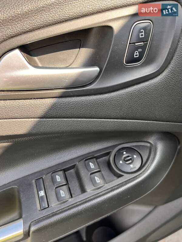 Внедорожник / Кроссовер Ford Escape 2017 в Львове