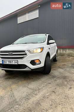 Внедорожник / Кроссовер Ford Escape 2018 в Хмельницком