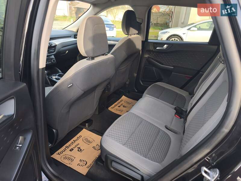 Внедорожник / Кроссовер Ford Escape 2020 в Стрые