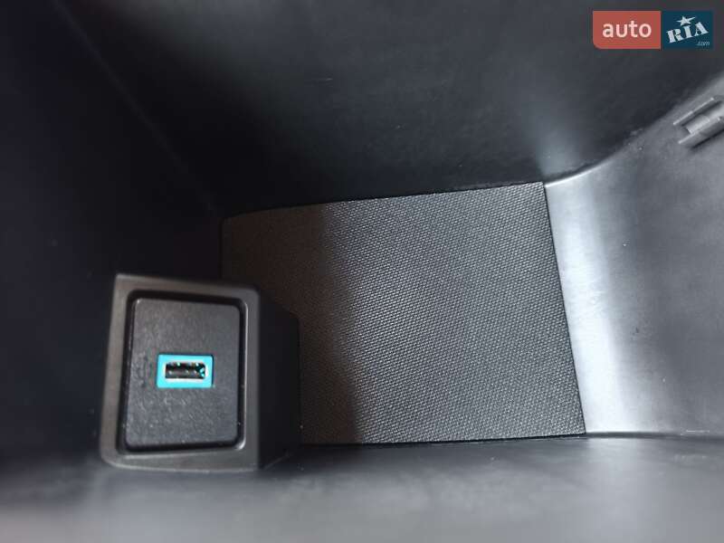 Внедорожник / Кроссовер Ford Escape 2020 в Стрые