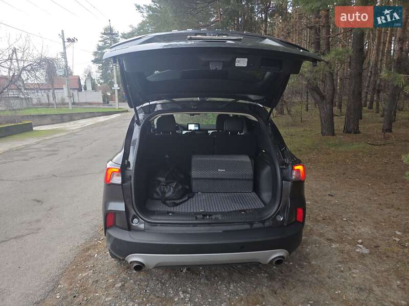 Внедорожник / Кроссовер Ford Escape 2020 в Днепре