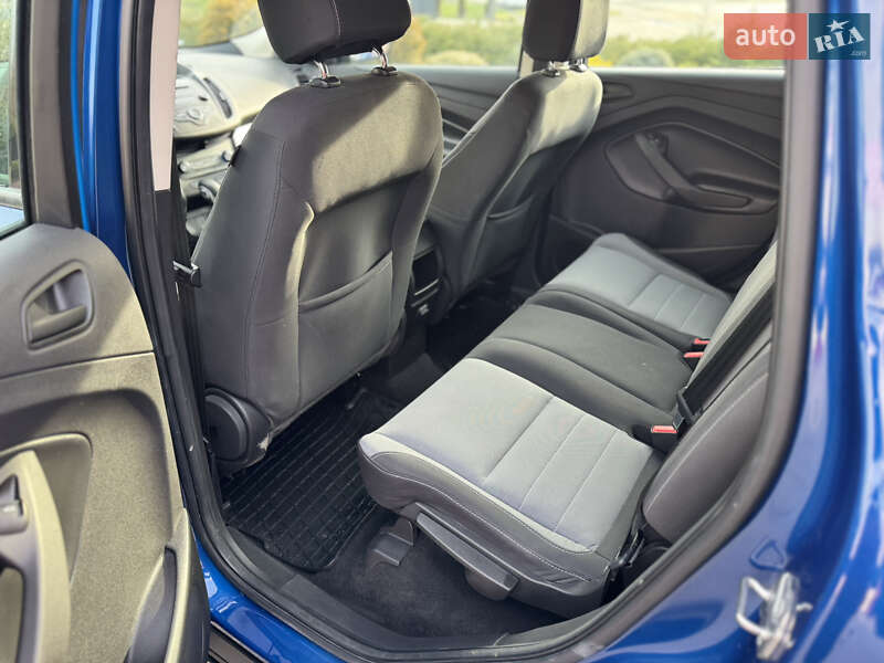 Внедорожник / Кроссовер Ford Escape 2017 в Шепетовке