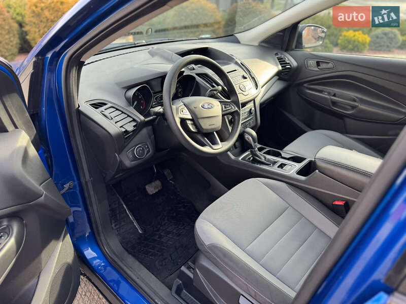 Внедорожник / Кроссовер Ford Escape 2017 в Шепетовке