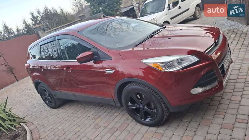 Позашляховик / Кросовер Ford Escape 2015 в Рівному