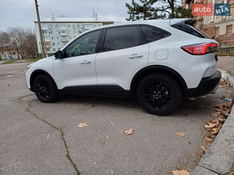 Внедорожник / Кроссовер Ford Escape 2020 в Николаеве