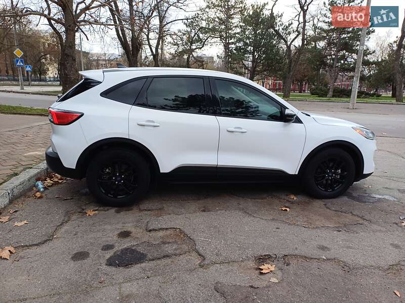Внедорожник / Кроссовер Ford Escape 2020 в Николаеве