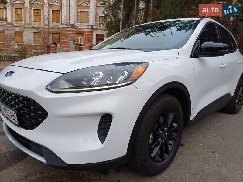 Внедорожник / Кроссовер Ford Escape 2020 в Николаеве