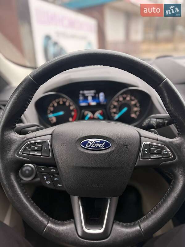 Позашляховик / Кросовер Ford Escape 2016 в Харкові