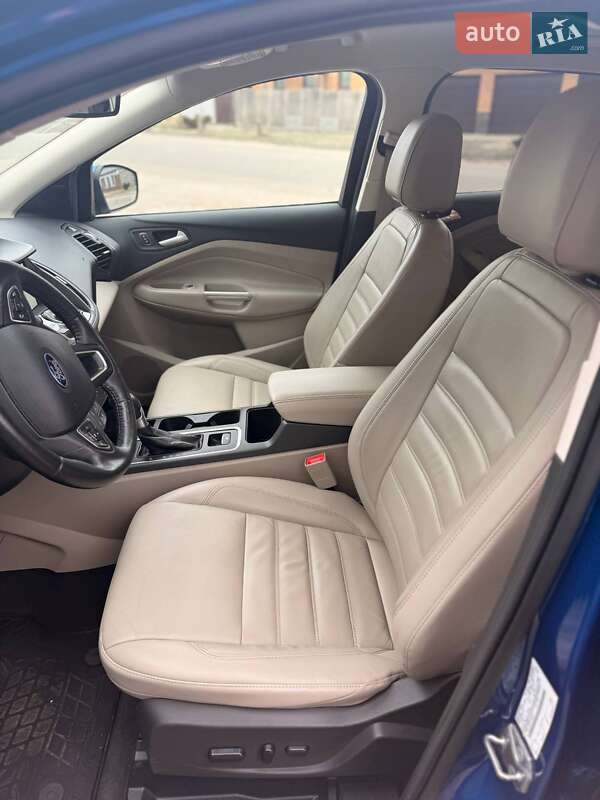 Позашляховик / Кросовер Ford Escape 2016 в Харкові