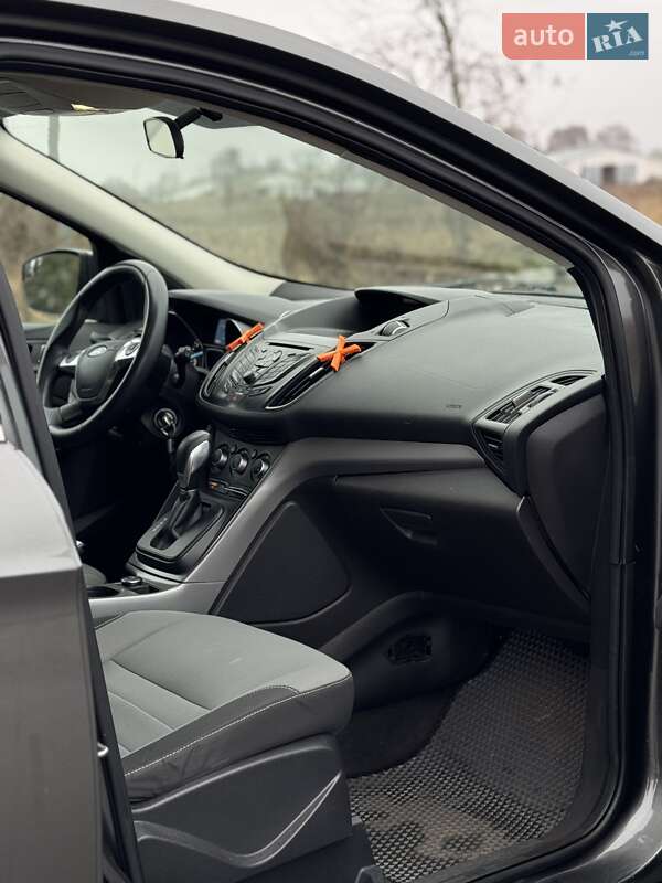 Внедорожник / Кроссовер Ford Escape 2015 в Мене