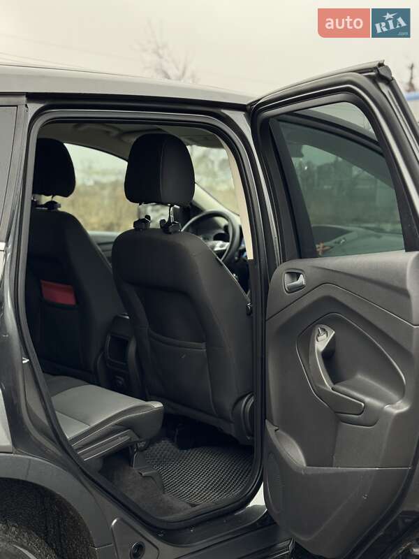 Внедорожник / Кроссовер Ford Escape 2015 в Мене