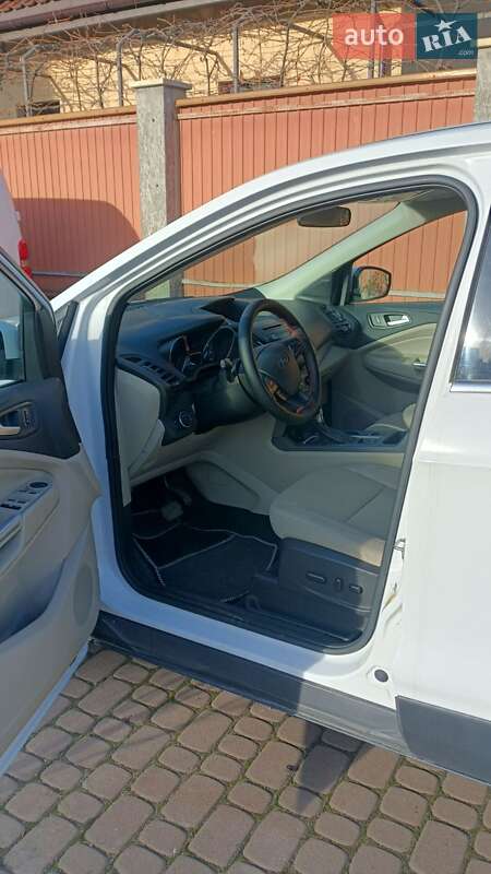 Внедорожник / Кроссовер Ford Escape 2017 в Львове