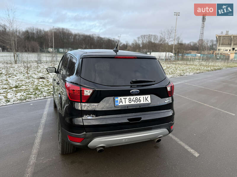 Внедорожник / Кроссовер Ford Escape 2019 в Ивано-Франковске