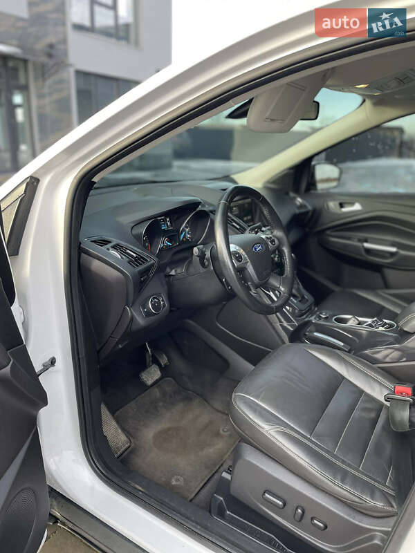 Внедорожник / Кроссовер Ford Escape 2015 в Рожнятове