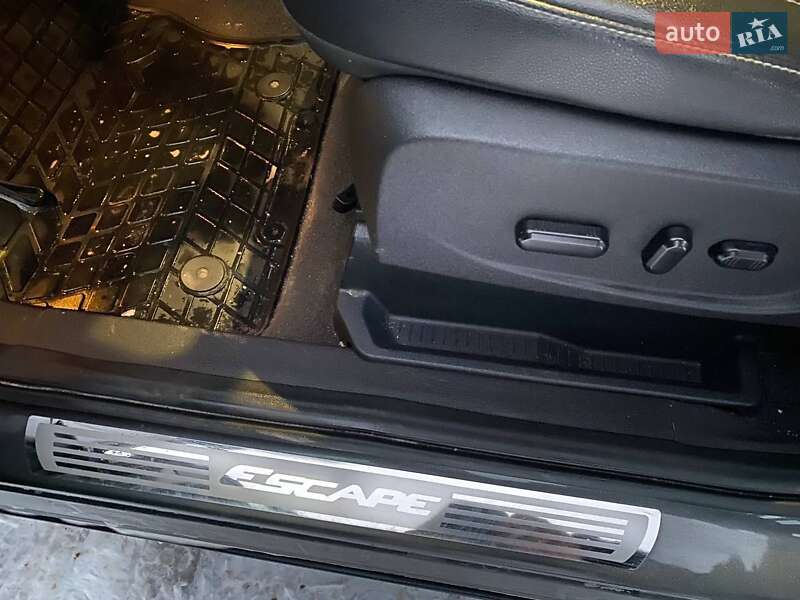 Позашляховик / Кросовер Ford Escape 2015 в Копичинці