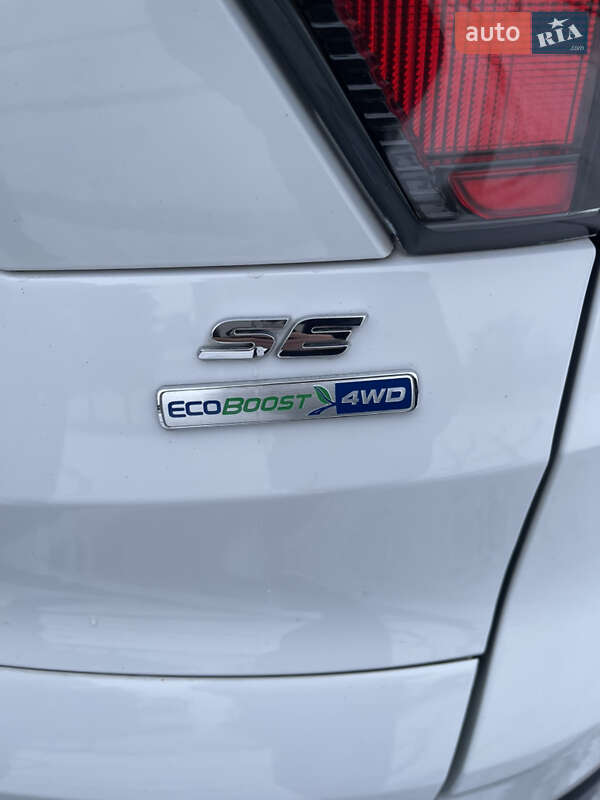 Позашляховик / Кросовер Ford Escape 2016 в Дубні