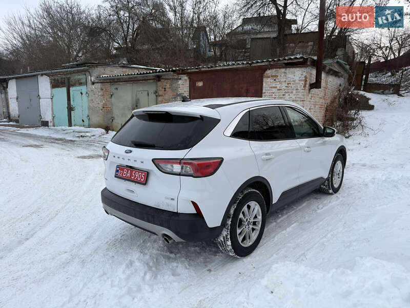 Позашляховик / Кросовер Ford Escape 2020 в Умані