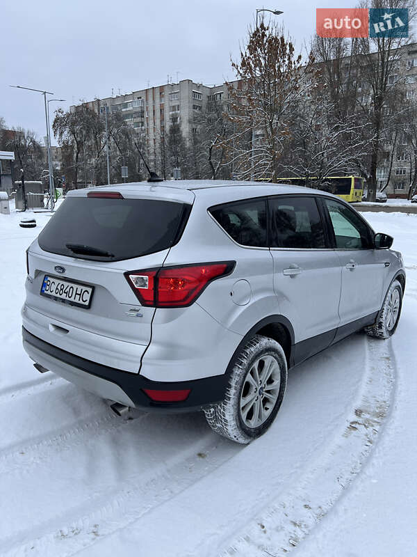 Внедорожник / Кроссовер Ford Escape 2019 в Львове