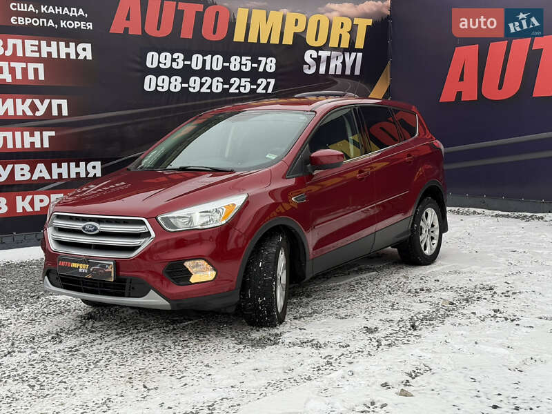 Внедорожник / Кроссовер Ford Escape 2016 в Стрые
