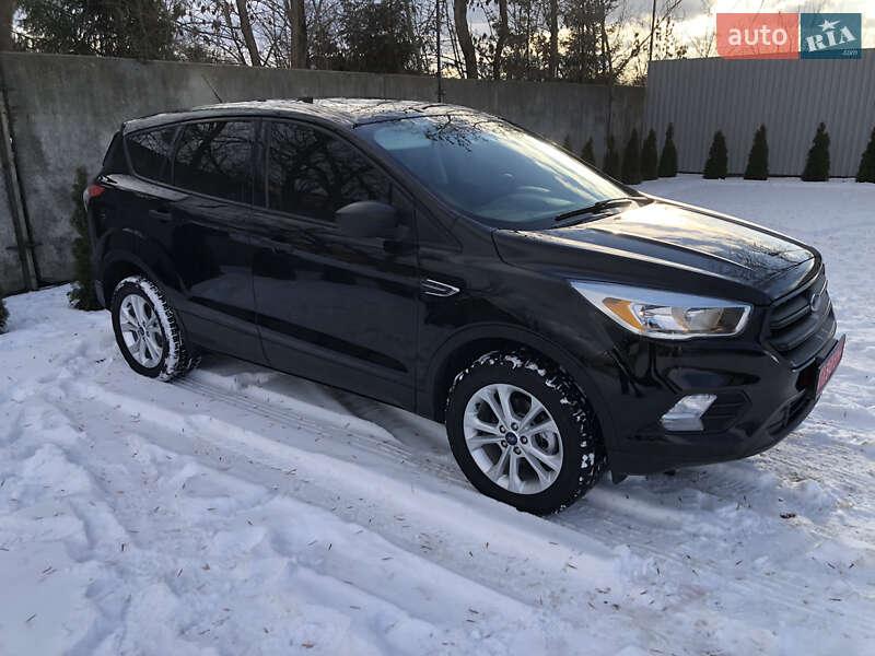 Позашляховик / Кросовер Ford Escape 2017 в Рівному