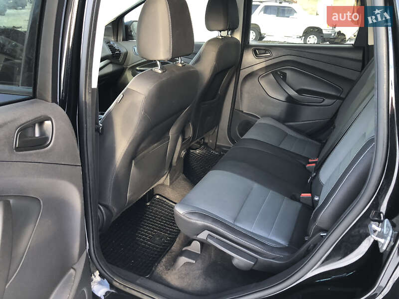 Позашляховик / Кросовер Ford Escape 2017 в Рівному