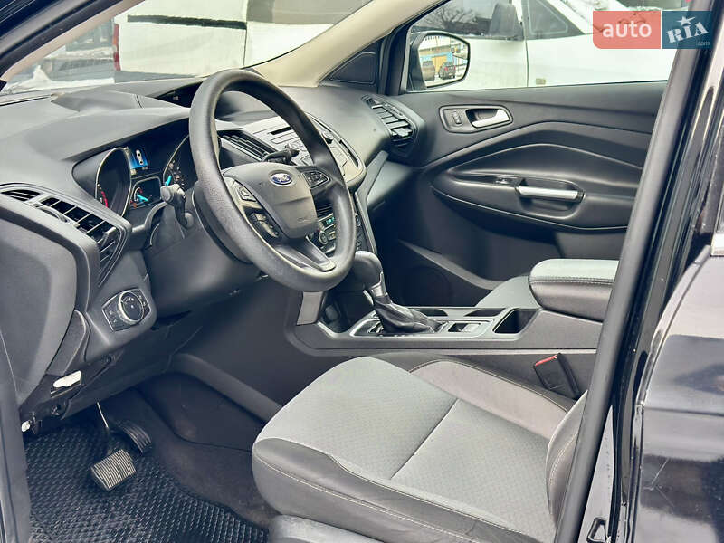 Позашляховик / Кросовер Ford Escape 2017 в Черкасах
