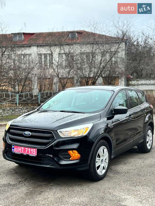 Позашляховик / Кросовер Ford Escape 2017 в Києві