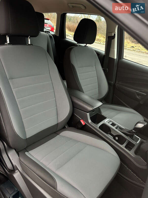 Позашляховик / Кросовер Ford Escape 2017 в Києві