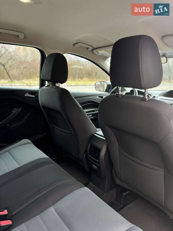 Позашляховик / Кросовер Ford Escape 2017 в Києві