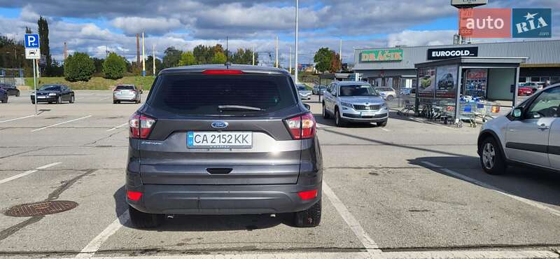 Позашляховик / Кросовер Ford Escape 2017 в Черкасах