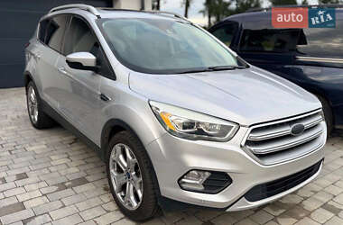 Внедорожник / Кроссовер Ford Escape 2018 в Львове