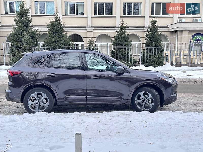 Внедорожник / Кроссовер Ford Escape 2023 в Киеве