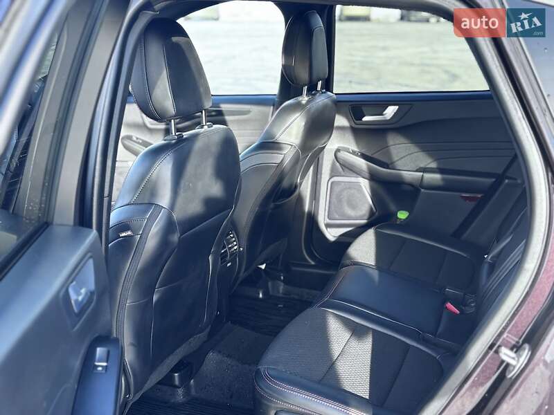 Внедорожник / Кроссовер Ford Escape 2023 в Киеве