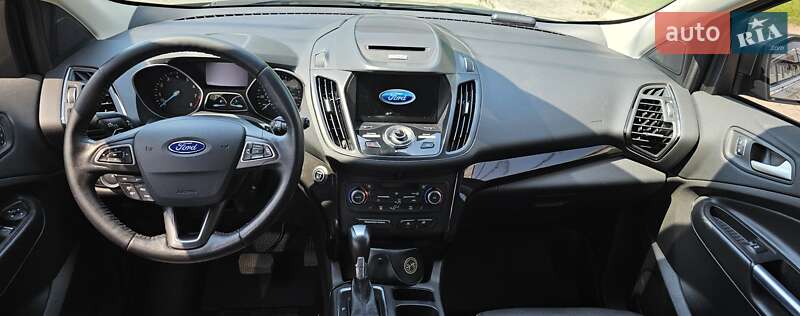 Внедорожник / Кроссовер Ford Escape 2016 в Киеве