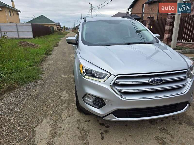 Внедорожник / Кроссовер Ford Escape 2017 в Одессе
