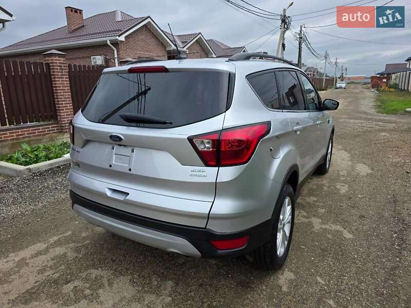 Внедорожник / Кроссовер Ford Escape 2017 в Одессе