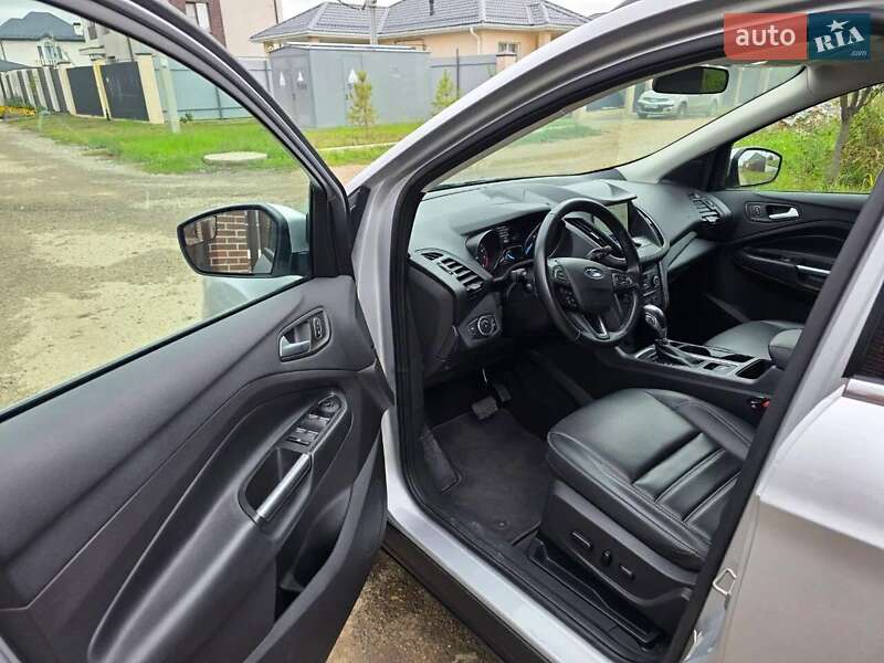 Внедорожник / Кроссовер Ford Escape 2017 в Одессе