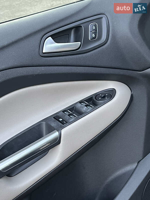 Внедорожник / Кроссовер Ford Escape 2018 в Одессе