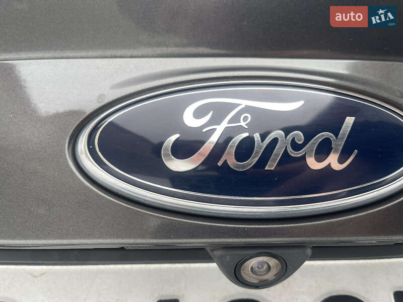 Внедорожник / Кроссовер Ford Escape 2015 в Тернополе