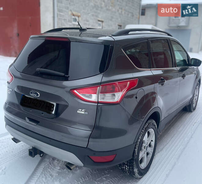 Внедорожник / Кроссовер Ford Escape 2015 в Тернополе
