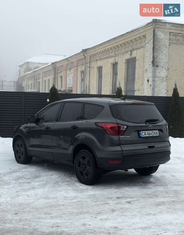 Позашляховик / Кросовер Ford Escape 2019 в Черкасах