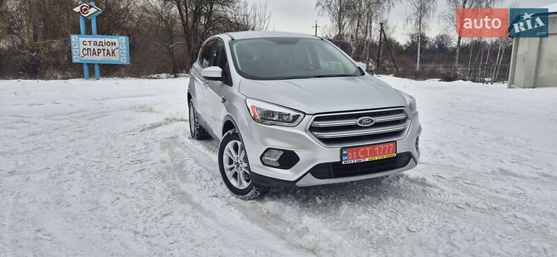 Внедорожник / Кроссовер Ford Escape 2017 в Дубно