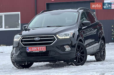 Внедорожник / Кроссовер Ford Escape 2017 в Дубно