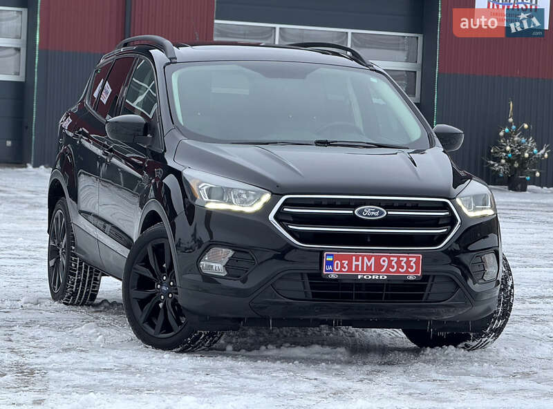 Позашляховик / Кросовер Ford Escape 2017 в Дубні
