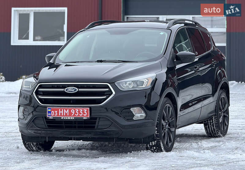 Позашляховик / Кросовер Ford Escape 2017 в Дубні